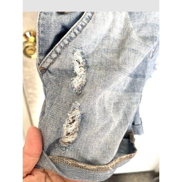 Forever 21 Womens Overall Shorts Size 29 Rolled Up Jean Light Wash Distressed - Picture 7 of 12
